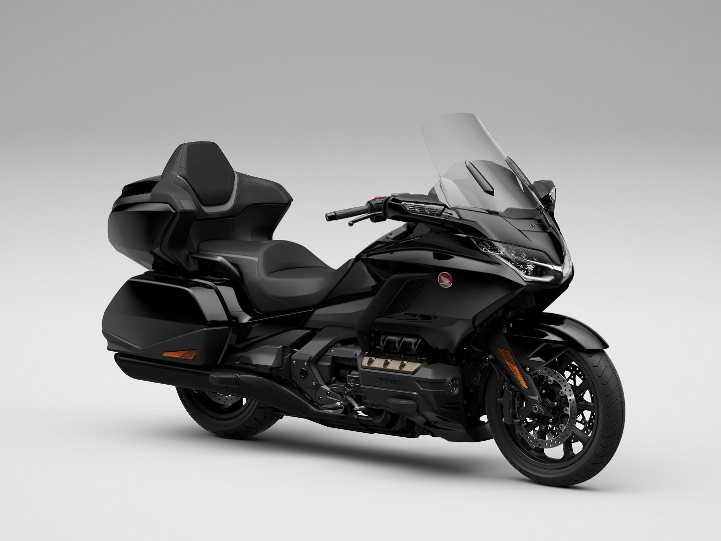 Honda GL 1800 Gold Wing Tour DCT 2024: a touring referência em tecnologia, equipamentos e performance ganha novas cores 