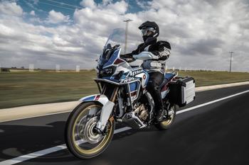 Honda oferece seguro grátis na compra dos modelos CB 1000R, Africa Twin e GoldWing