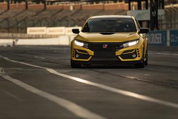 Edição limitada do Honda Civic Type R registra recorde de volta no icônico circuito de Suzuka