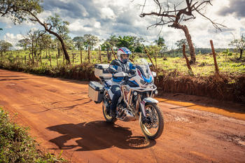 Nova Honda CRF 1100L Africa Twin 2023: cores e grafismos inéditos, além de novo set-up do câmbio DCT – agora produzido em Manaus-AM, são os destaques