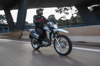 Honda NXR 160 Bros 2024: renovação de cores marca a atualização da trail mais vendida do mercado nacional  