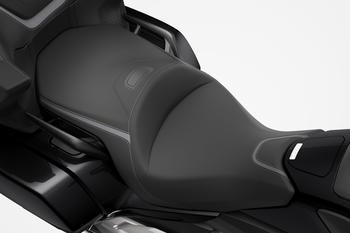  Honda GL 1800 Gold Wing Tour DCT 2024: a touring referência em tecnologia, equipamentos e performance ganha novas cores