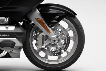  Honda GL 1800 Gold Wing Tour DCT 2024: a touring referência em tecnologia, equipamentos e performance ganha novas cores