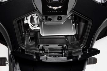  Honda GL 1800 Gold Wing Tour DCT 2024: a touring referência em tecnologia, equipamentos e performance ganha novas cores