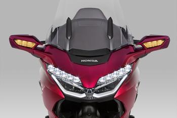  Honda GL 1800 Gold Wing Tour DCT 2024: a touring referência em tecnologia, equipamentos e performance ganha novas cores