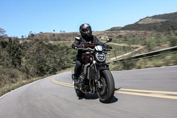Honda CB 1000R 2024: novas cores para as versões CB 1000R e CB 1000R Black Edition