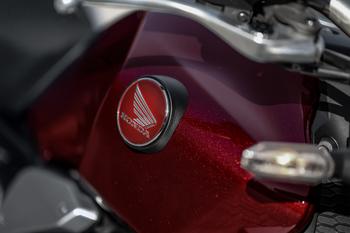 Honda CB 1000R 2024: novas cores para as versões CB 1000R e CB 1000R Black Edition