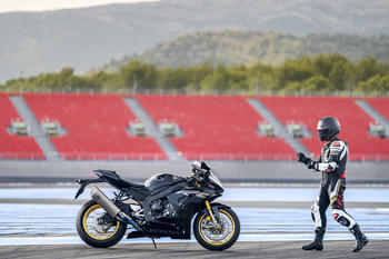  Honda CBR 1000RR-R Fireblade SP ganha nova opção de cor em sua versão 2024