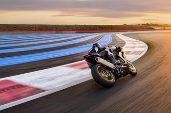  Honda CBR 1000RR-R Fireblade SP ganha nova opção de cor em sua versão 2024