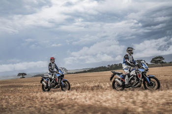  Honda CRF 1100L Africa Twin 2024: nova cor com grafismos atualizados na mais versátil das big trail